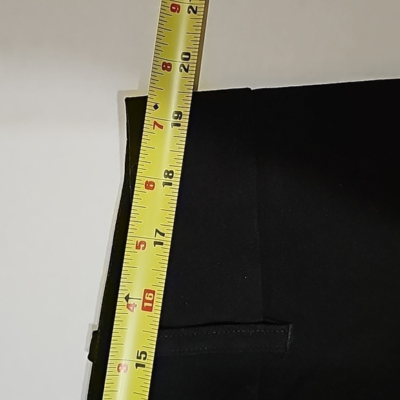 Style&co Woman crop pants Sz 16W black cuffed wide leg Stretch casual Travel - Picture 6 of 10